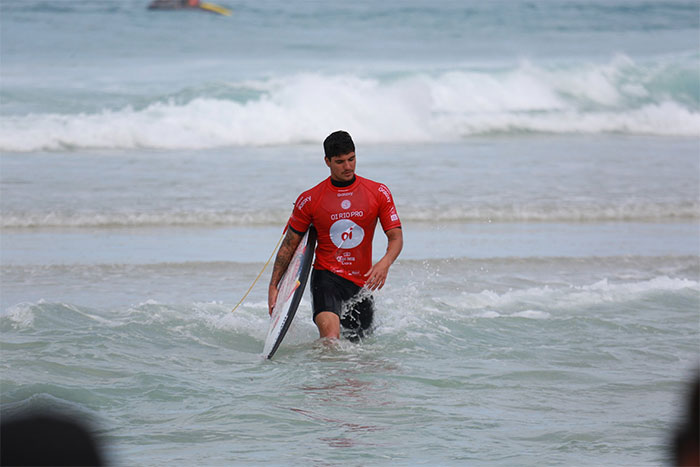 Medina é eliminado por John John Florence nas oitavas de final em Margaret River