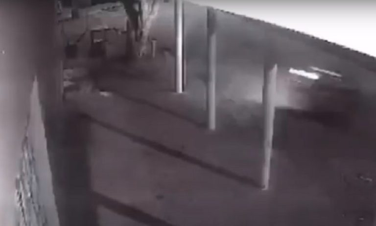Motociclista morre após bater em árvore no Noroeste do ES. Veja vídeo