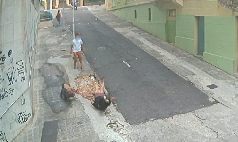 Mulher recebe mata-leão e reage para fugir de assalto em Vitória