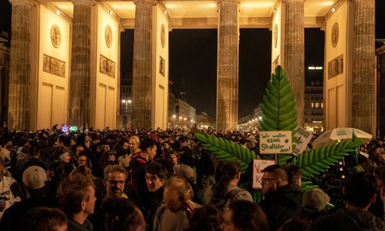 Nova lei entra em vigor e facilita acesso à maconha na Alemanha