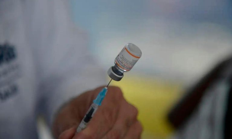 Nova vacina contra a covid-19 chega à população em 15 dias