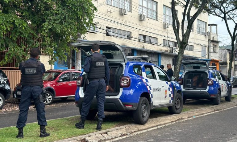 Perseguição e tiros após assalto na Praia de Camburi