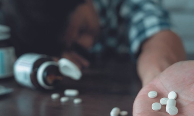 Prêmio para projetos que combatem drogas nas escolas