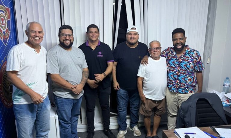 Presidente da Liga das Escolas de Samba do Grupo Especial de Vitória é reeleito