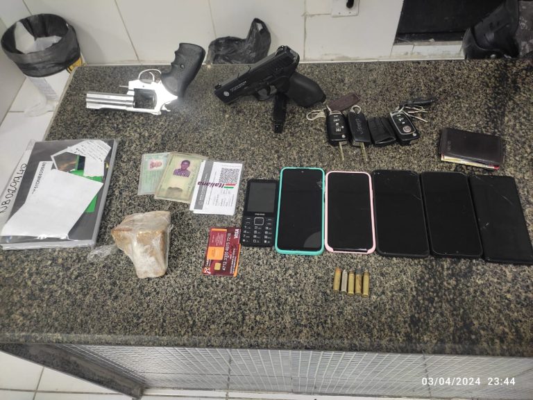 Rastreamento de carro roubado leva a prisão de três pessoas