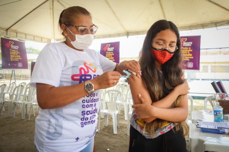 Recife inicia vacinação contra o HPV agora para pessoas até 19 anos de idade