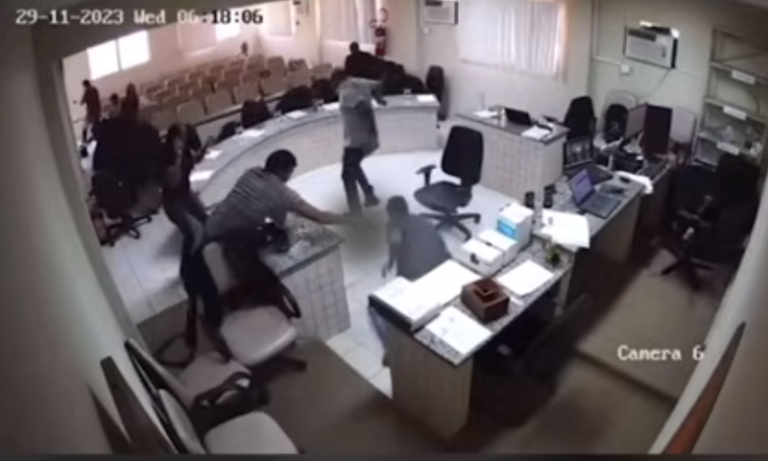 Réu vira vítima: acusado de homicídio é alvo de tiros durante Júri em Pernambuco