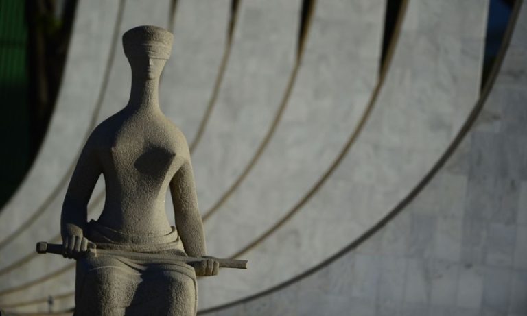 STF forma maioria contra poder moderador das Forças Armadas