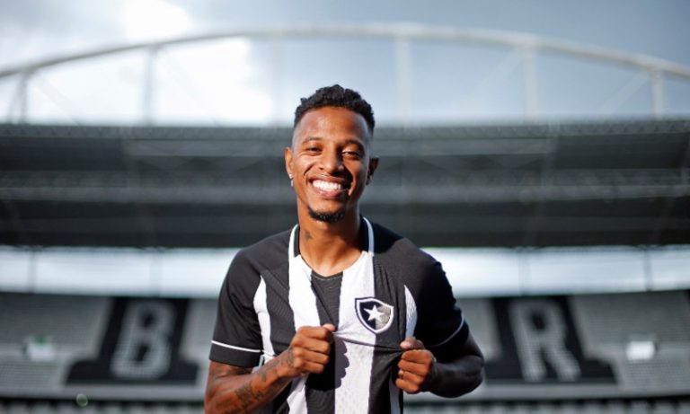 São Paulo processa Botafogo por dívida pela compra de Tchê Tchê