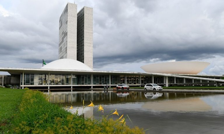 Senado debate mudanças no Código Civil que vão de rede social a direitos LGBT+