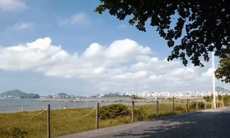Suspeitos são presos após assaltarem ciclista na orla de Camburi