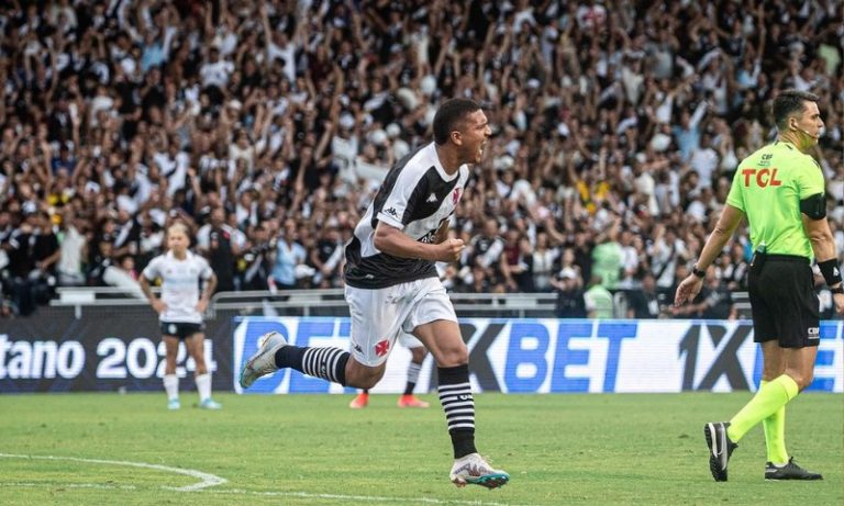 Vasco vence Grêmio por 2 a 1 em jogo disputado em São Januário