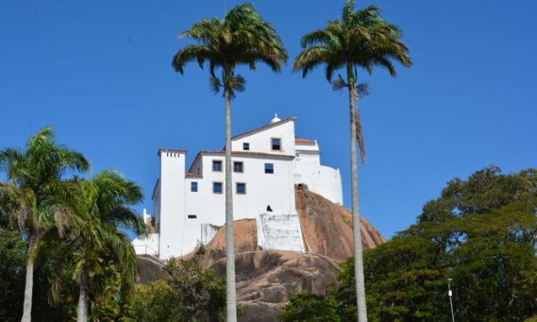 Veja a programação da Festa da Penha para esta segunda-feira (1º)
