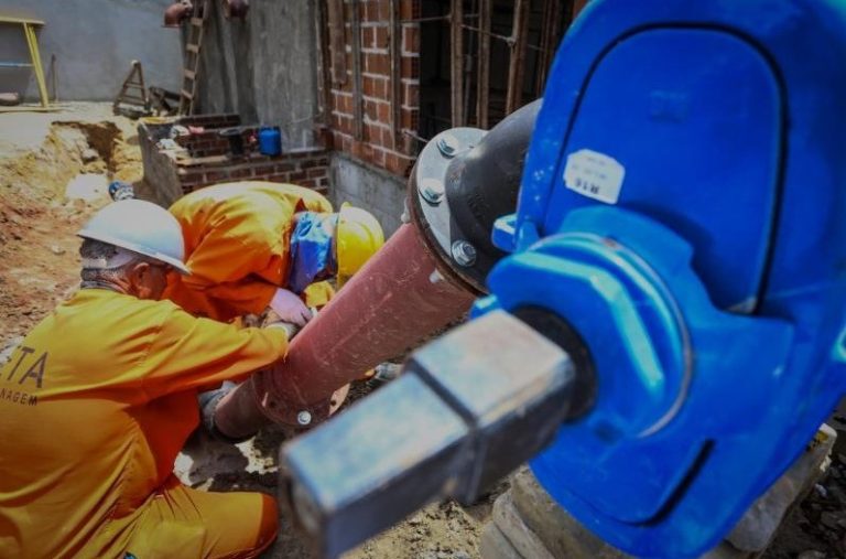 Obra da Compesa deixa 800 mil pessoas do Recife e Camaragibe sem água