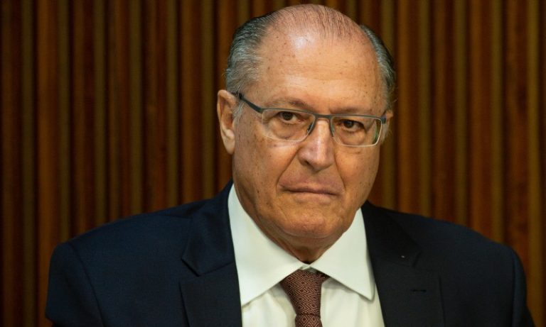 Alckmin diz que Lula não deve vetar tributação de compras internacionais até US$ 50