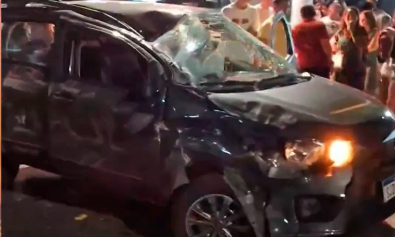 Casal a caminho da lua de mel sofre acidente em Vila Velha