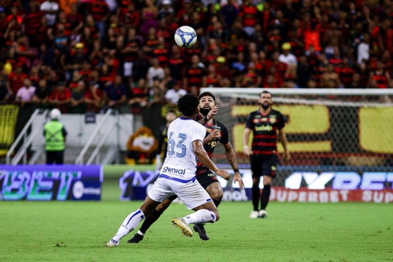 Com dois jogadores a menos, Sport perde do Avaí de virada e nos acréscimos