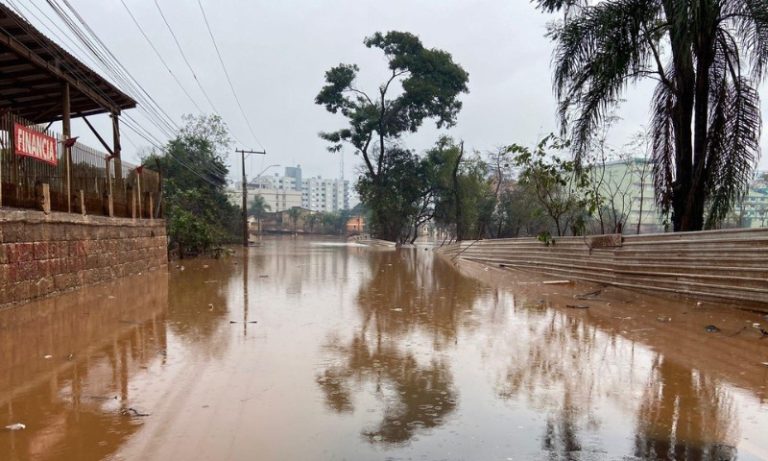 Mais de 80 mil pessoas estão desabrigadas no Rio Grande do Sul