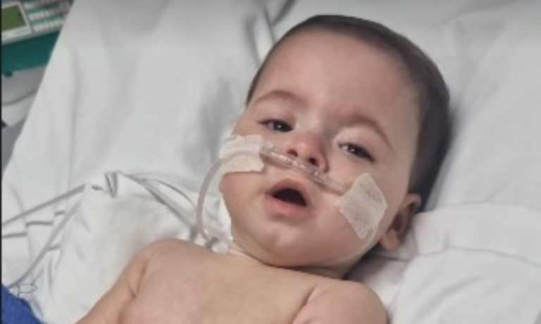 Eloá, dos sêxtuplos de Colatina, é internada na Utin