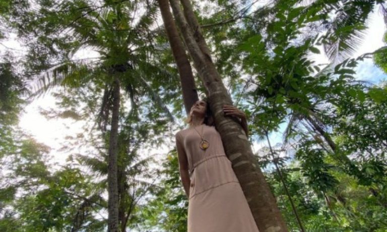 Engenheira planta árvores durante 20 anos em Anchieta