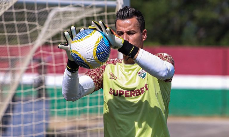 Fluminense encara o Cerro Porteño pela classificação
