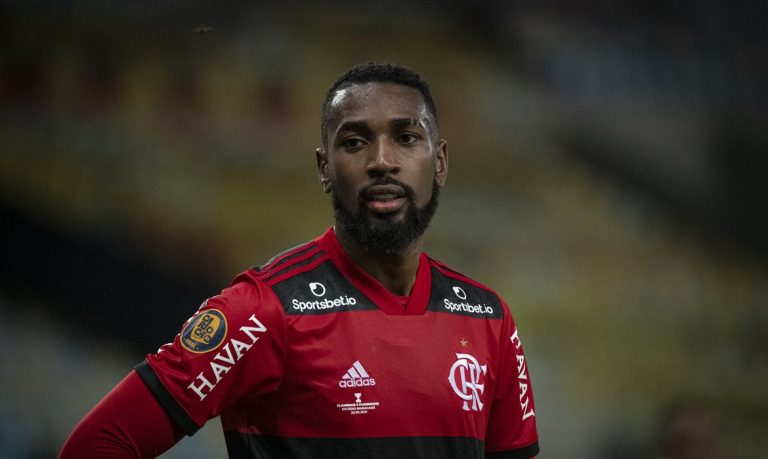 Gerson diz que correu risco de parar de jogar e lembra choro de médico