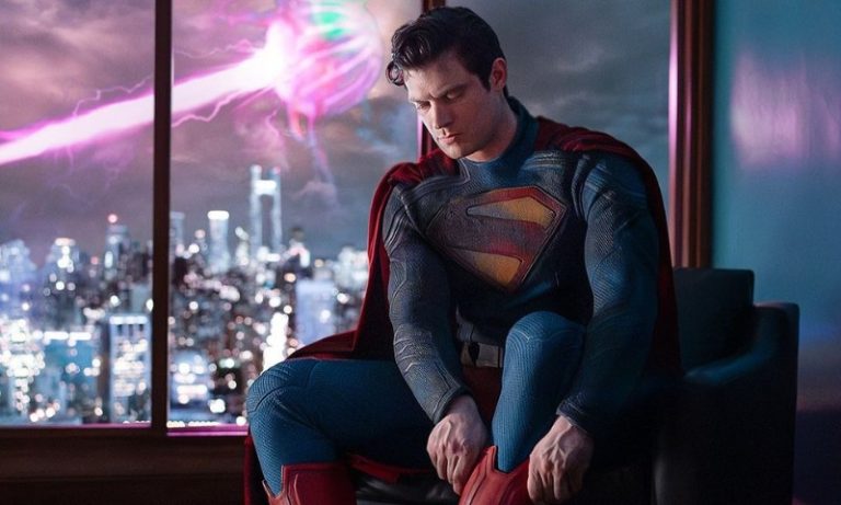 James Gunn revela primeira imagem de David Corenswet como Superman
