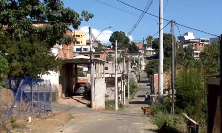 Jovem é atacada com facão pelo ex-marido em Cariacica
