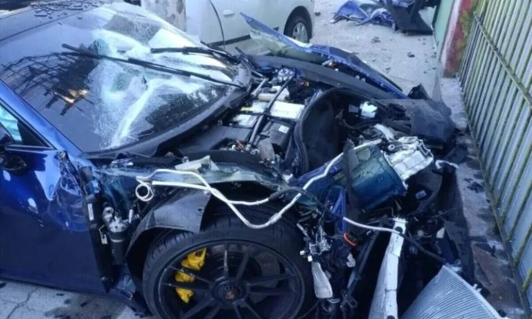 Motorista do Porsche é preso após se entregar em delegacia de SP