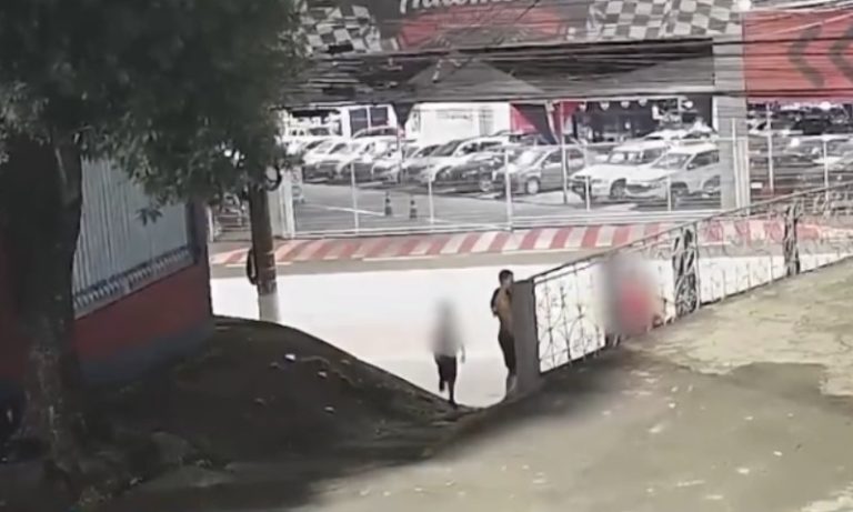Mãe é assaltada após buscar filho na escola na Serra