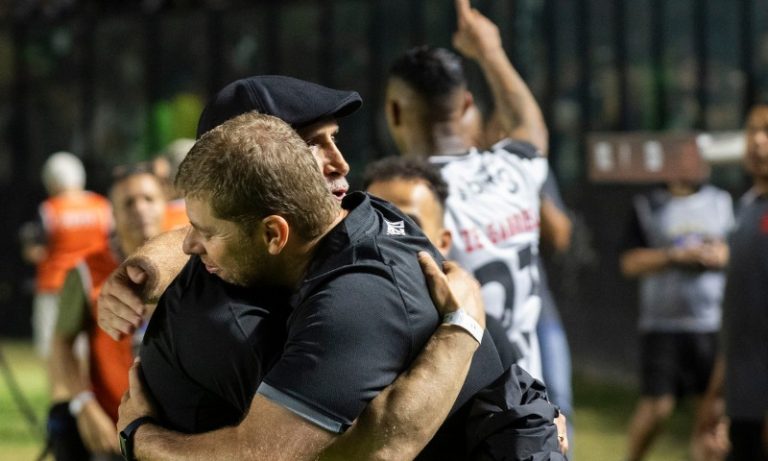 Paiva dá méritos para Álvaro Pacheco no Vasco após classificação