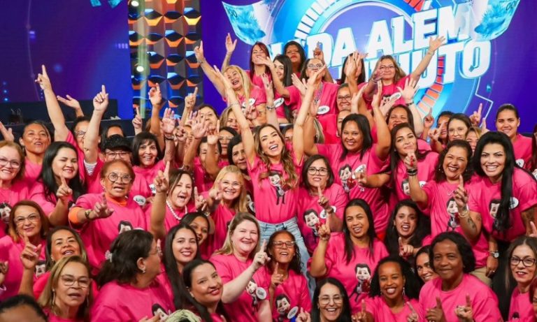 Patricia Abravanel ganha R$ 200 mil e divide com mães no Programa do Silvio Santos