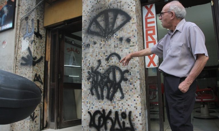 Polícia pede que moradores filmem e denunciem pichadores
