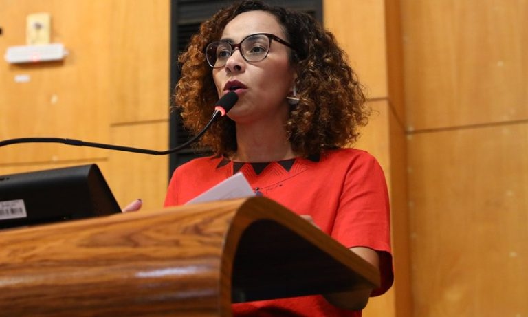 Psol com deputada até o final