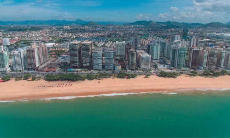 Ressaca marinha atinge praias de Vila Velha