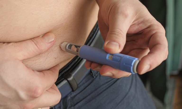 Tratamento com canetas emagrecedoras não deve ser interrompido, dizem estudos