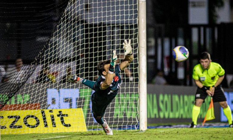 Vasco conquista vaga após disputa de pênaltis eletrizante contra o Fortaleza