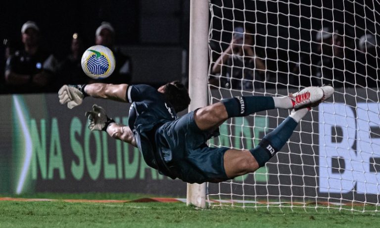 Vasco supera Fortaleza nos pênaltis e vai às oitavas da Copa do Brasil