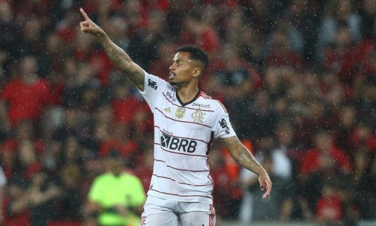 Allan tem lesão muscular na coxa direita e desfalca Flamengo por até um mês