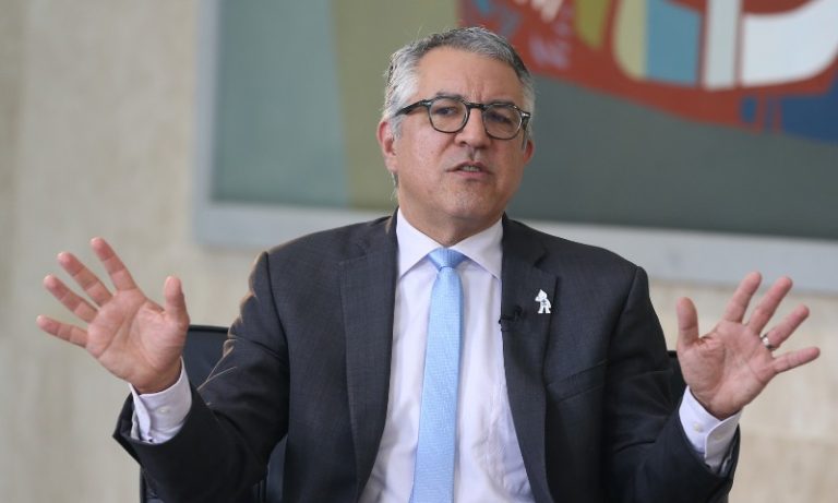 Governo Lula é contra qualquer programa de privatização de praias, diz Padilha