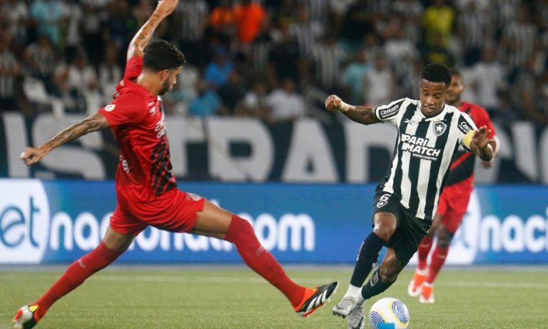 Botafogo busca empate com o Athletico no último lance e mantém liderança