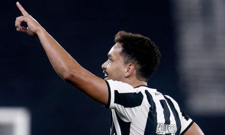 Botafogo derrota o Red Bull Bragantino e chega aos 23 pontos