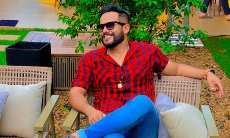 Cantor sertanejo é atropelado ao socorrer vítima de outro acidente em Goiás
