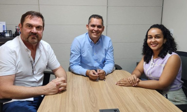Capitã Estéfane e Du Kawasaki se reúnem pra discutir tabuleiro eleitoral