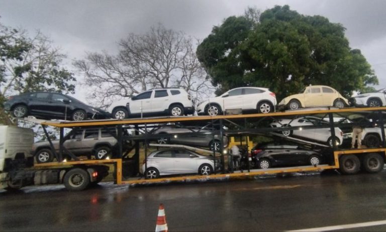 Carros roubados no Rio de Janeiro são flagrados pela PRF no ES