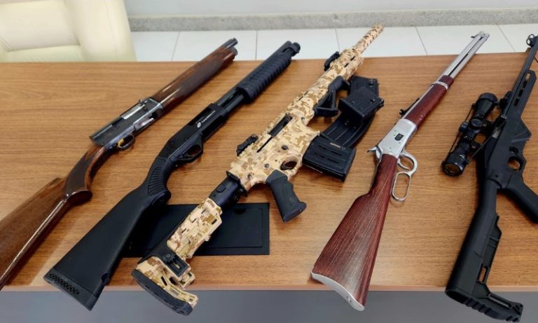Colecionador é preso com fuzil e mais de 20 armas irregulares no ES