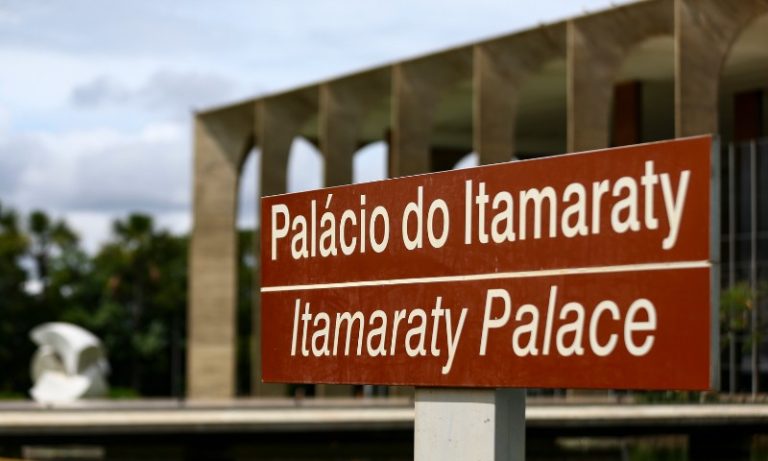 Concurso para diplomata tem edital autorizado. Salário é de R$ 20,9 mil