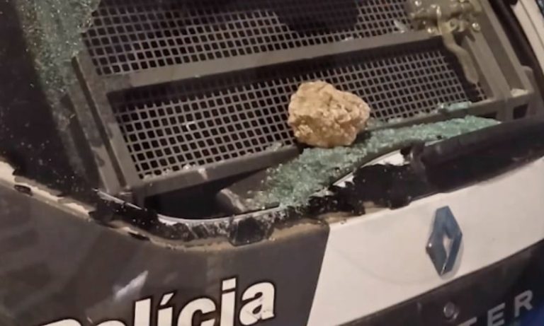 Confronto no Bairro da Penha termina com suspeito morto e viatura da PM apedrejada