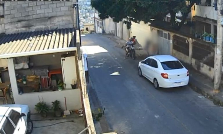 Criminosos são perseguidos por morador após arrastão e sofrem acidente em Cariacica