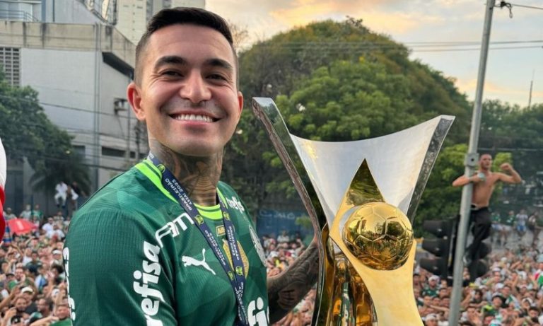 Cruzeiro anuncia acordo com o Palmeiras e retorno do atacante Dudu ao clube